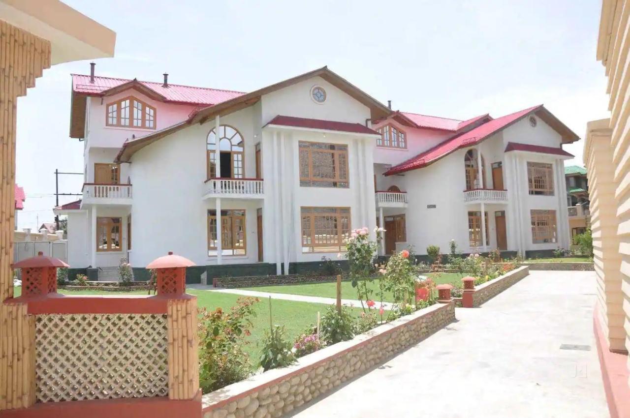 Hotel Al Azrah Srinagar  Ngoại thất bức ảnh