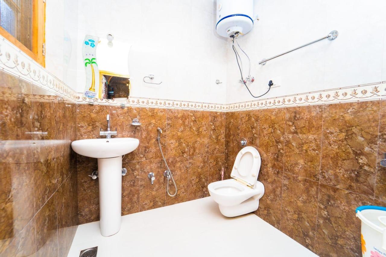 Hotel Al Azrah Srinagar  Ngoại thất bức ảnh