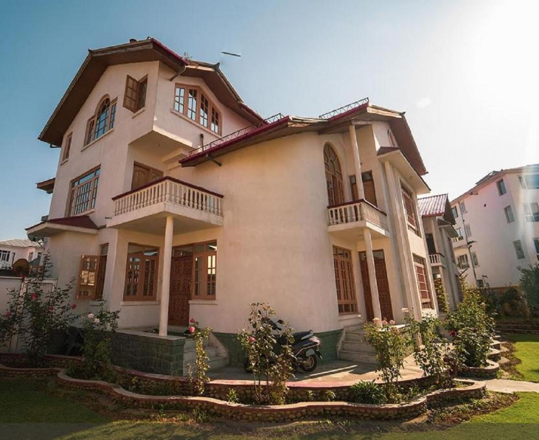 Hotel Al Azrah Srinagar  Ngoại thất bức ảnh