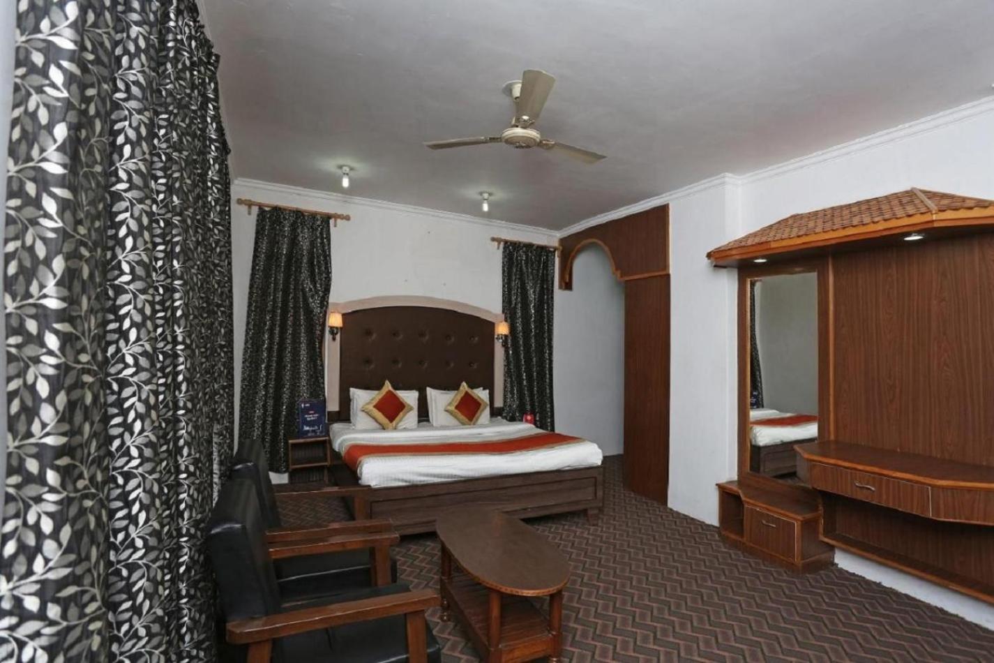 Hotel Al Azrah Srinagar  Ngoại thất bức ảnh